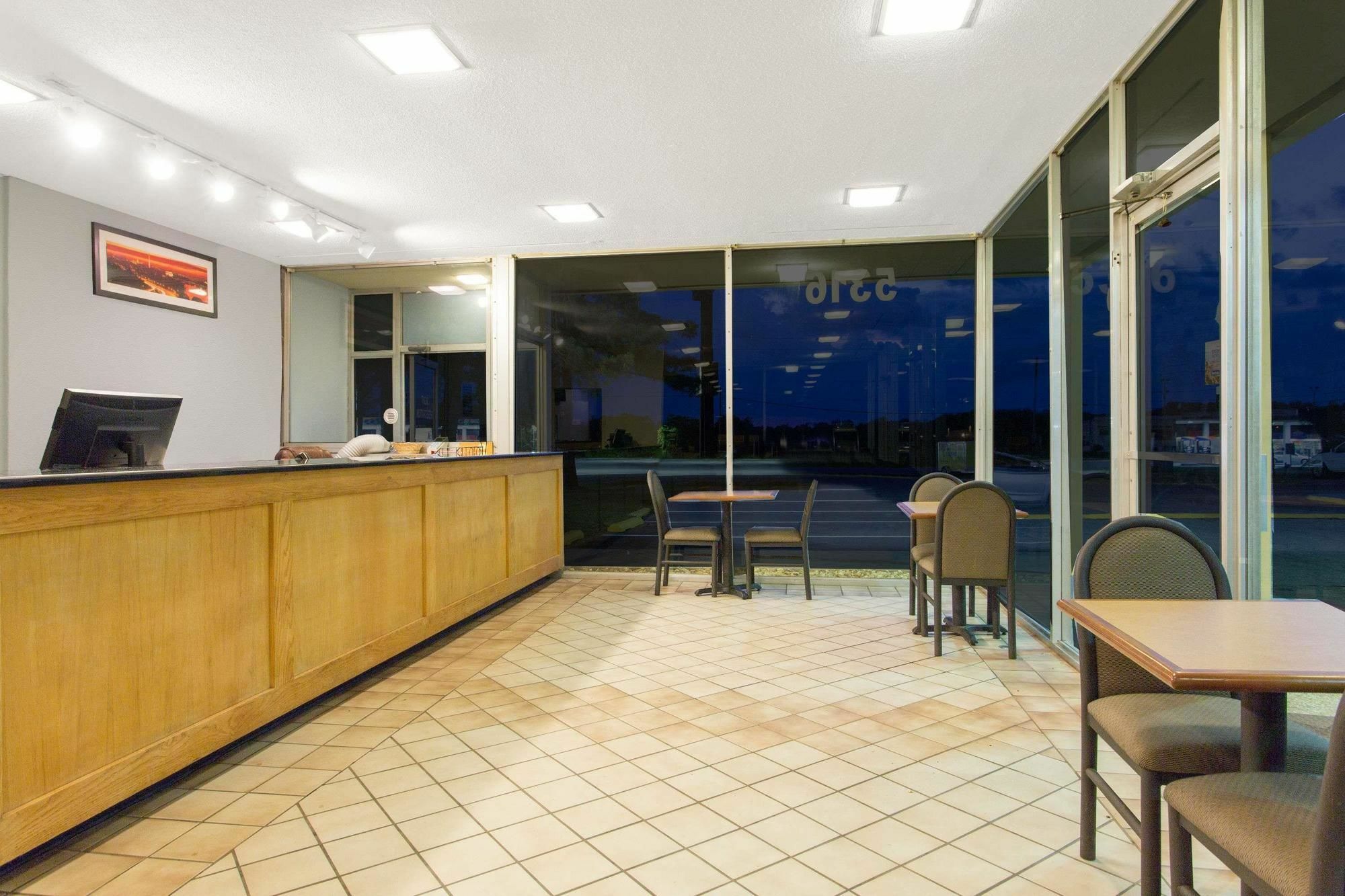 Garden Inn Fredricksburg South Fredericksburg Exterior foto