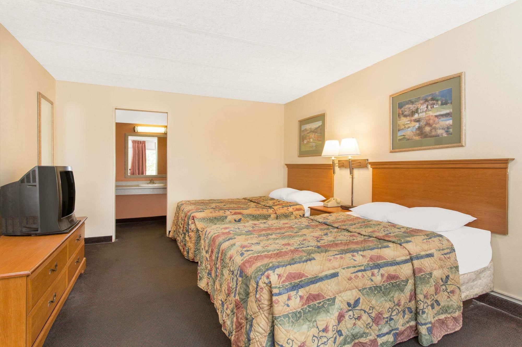 Garden Inn Fredricksburg South Fredericksburg Exterior foto